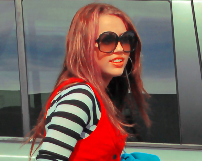 33 - 00club miley cyrus1