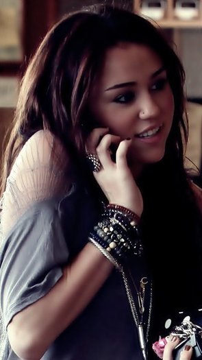 34 - 00club miley cyrus1