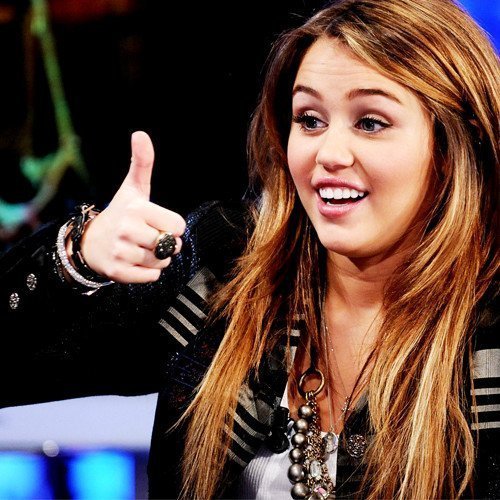 107 - 00club miley cyrus1