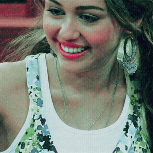 xFaTaRouZx - 00club miley cyrus1