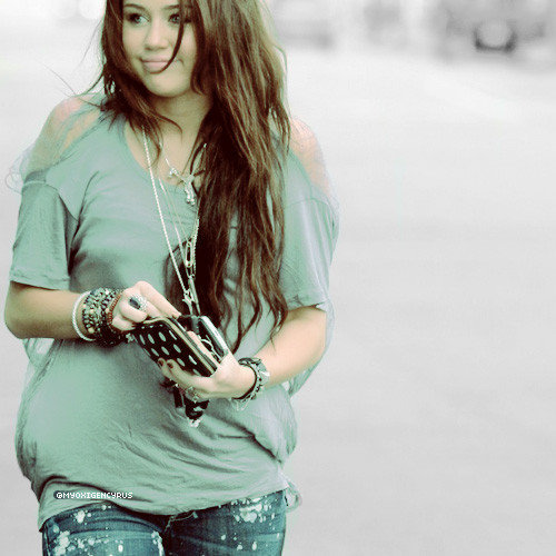 152 - 00club miley cyrus1