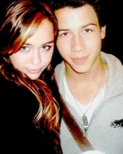 11057740_CJWEVPVUQ - miley si nick