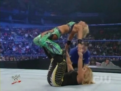 normal_WWE_SmackDown_05_09_08_Diva_Match_XviD_avi_000200800