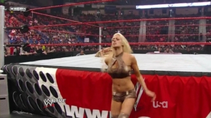 normal_WWE_Raw_12_28_09_Kelly_Kelly_vs_Maryse_720p_AC3_5_1_XviD_avi_000298431