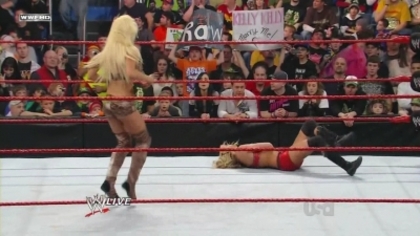 normal_WWE_Raw_12_28_09_Kelly_Kelly_vs_Maryse_720p_AC3_5_1_XviD_avi_000293626