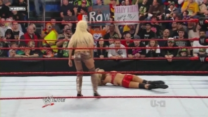 normal_WWE_Raw_12_28_09_Kelly_Kelly_vs_Maryse_720p_AC3_5_1_XviD_avi_000292859