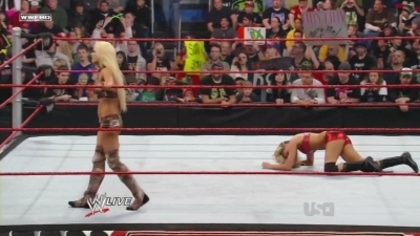 normal_WWE_Raw_12_28_09_Kelly_Kelly_vs_Maryse_720p_AC3_5_1_XviD_avi_000284450
