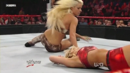 normal_WWE_Raw_12_28_09_Kelly_Kelly_vs_Maryse_720p_AC3_5_1_XviD_avi_000196062
