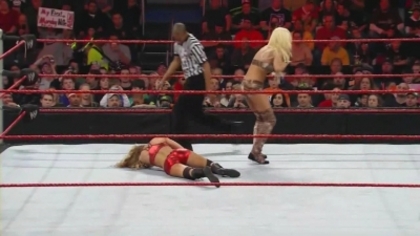 normal_WWE_Raw_12_28_09_Kelly_Kelly_vs_Maryse_720p_AC3_5_1_XviD_avi_000187453