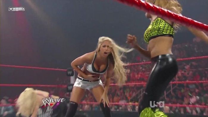 normal_WWE_Raw_08_31_09_6_Diva_Battle_Royal_720p_XviD_avi_000184751 - aproape toate pozele care le am pe pc