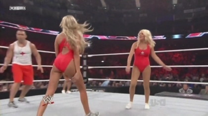 normal_WWE_Raw_04_12_10_Baywatch_Babe_Triple_Threat_Tag_Team_Match_720p_AC3_5_1_x264_mkv_000155254 - aproape toate pozele care le am pe pc
