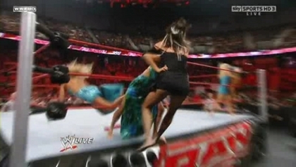 normal_WWE_Monday_Night_Raw_April_5th_2010_avi_000242560 - aproape toate pozele care le am pe pc