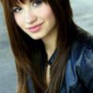 Demi_Lovato_1244900737_2