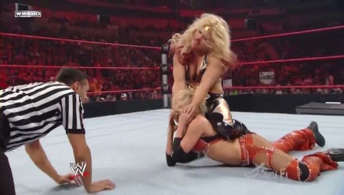 normal_WWE_Raw_08_25_08_Kelly_Kelly_vs_Beth_HD_XviD_avi_000166533