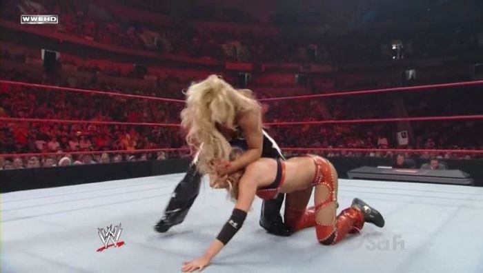 normal_WWE_Raw_08_25_08_Kelly_Kelly_vs_Beth_HD_XviD_avi_000164531