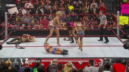 normal_WWE_Raw_03_15_10_Kelly_Kelly_vs_Maryse_720p_AC3_5_1_XviD_avi_000270036