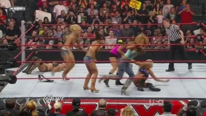 normal_WWE_Raw_03_15_10_Kelly_Kelly_vs_Maryse_720p_AC3_5_1_XviD_avi_000257557