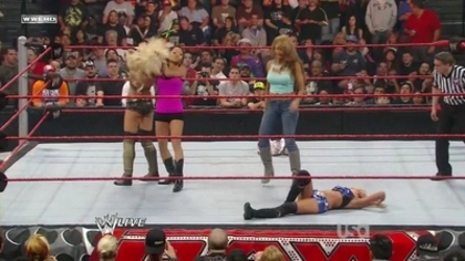 normal_WWE_Raw_03_15_10_Kelly_Kelly_vs_Maryse_720p_AC3_5_1_XviD_avi_000243409