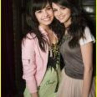 Demi_Lovato_1254688974_1 - Demi si Selena