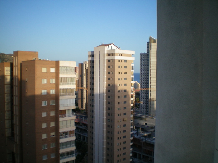 panorama orasului Benidorm; aparthotel - San Francisco - Benidorm de la etajul 17
