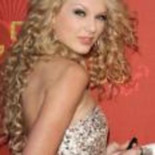 Taylor_Swift_1230497770_0 - Taylor Swift pe covorul rosu