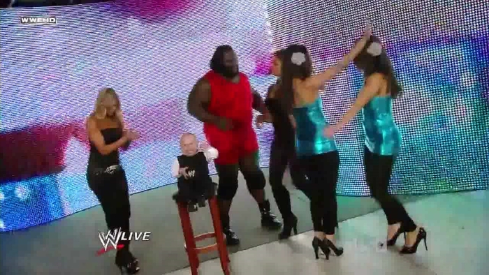 WWE_Raw_11_30_09_Divas_Dancing_720p_AC3_5_1_XviD_avi_000063730