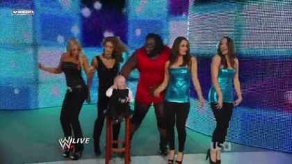 normal_WWE_Raw_11_30_09_Divas_Dancing_720p_AC3_5_1_XviD_avi_000077744