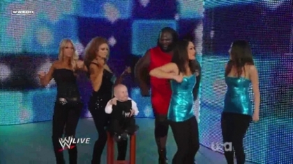 normal_WWE_Raw_11_30_09_Divas_Dancing_720p_AC3_5_1_XviD_avi_000076743