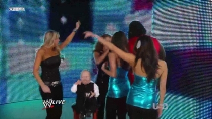 normal_WWE_Raw_11_30_09_Divas_Dancing_720p_AC3_5_1_XviD_avi_000072739