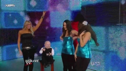 normal_WWE_Raw_11_30_09_Divas_Dancing_720p_AC3_5_1_XviD_avi_000071738