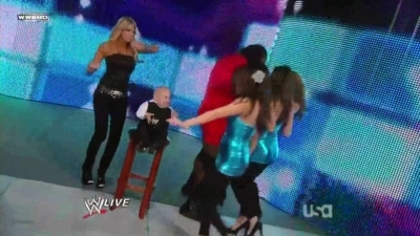 normal_WWE_Raw_11_30_09_Divas_Dancing_720p_AC3_5_1_XviD_avi_000065732