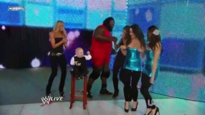 normal_WWE_Raw_11_30_09_Divas_Dancing_720p_AC3_5_1_XviD_avi_000064731