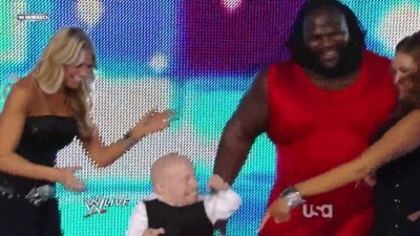 normal_WWE_Raw_11_30_09_Divas_Dancing_720p_AC3_5_1_XviD_avi_000062729