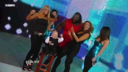 normal_WWE_Raw_11_30_09_Divas_Dancing_720p_AC3_5_1_XviD_avi_000059726