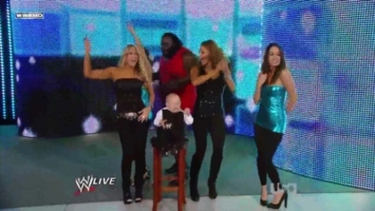 normal_WWE_Raw_11_30_09_Divas_Dancing_720p_AC3_5_1_XviD_avi_000054721