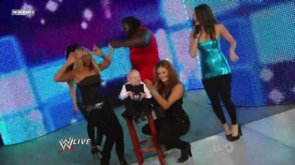 normal_WWE_Raw_11_30_09_Divas_Dancing_720p_AC3_5_1_XviD_avi_000050717