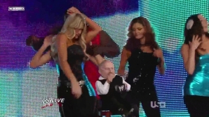 normal_WWE_Raw_11_30_09_Divas_Dancing_720p_AC3_5_1_XviD_avi_000045712