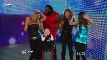normal_WWE_Raw_11_30_09_Divas_Dancing_720p_AC3_5_1_XviD_avi_000044711