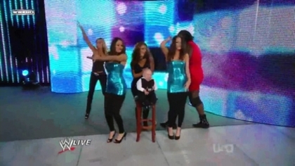normal_WWE_Raw_11_30_09_Divas_Dancing_720p_AC3_5_1_XviD_avi_000032699