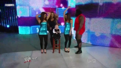 normal_WWE_Raw_11_30_09_Divas_Dancing_720p_AC3_5_1_XviD_avi_000031698