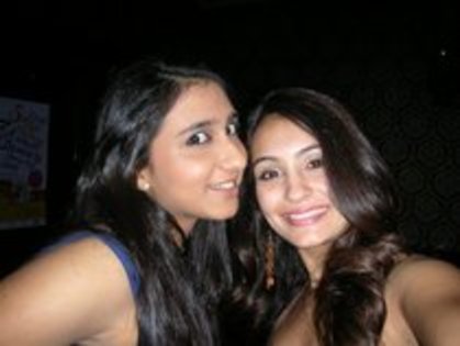 10876949_ZDVNOAXVA - Anisha Kapoor-indiana mea preferata