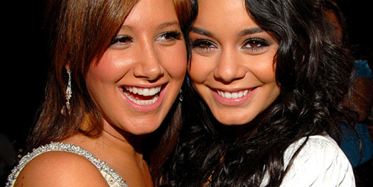 17_ashley_tisdale - ashley si vanessa