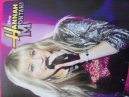 11760504_JBPPCEYTY - Album Pentru Toti Fanii Miley Cyrus Si Hannah Montana