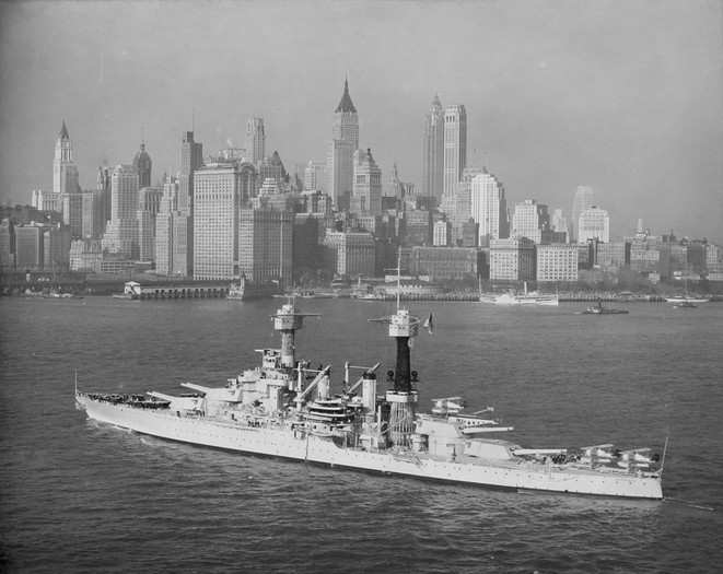 USS_Colorado_(BB-45)_New_York_1932