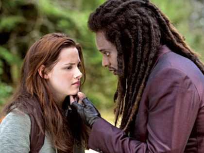 edi-gathegi-and-kristen-stewart-twilight-new-moon - album pt denisa9944 twilight