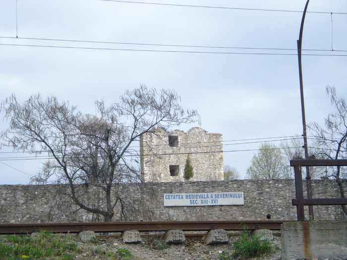 ruinele cetatii medievale - Peisaje din orasul meu