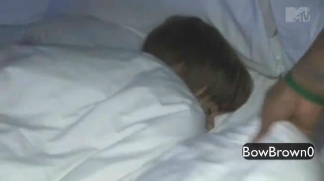  - 0_0 Justin Bieber sleeping 0_0