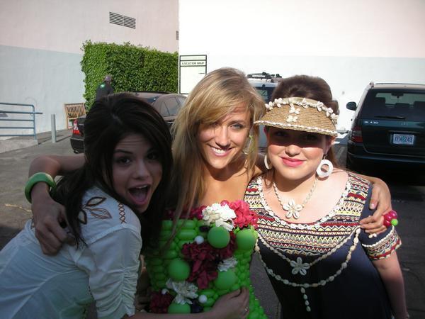 Selena, a girl and Jenn