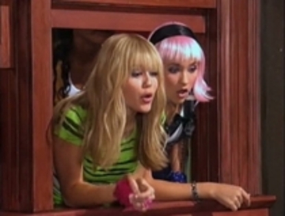 YIKBXCNSJFDJYBHVBHG - Lola Din Hannah Montana