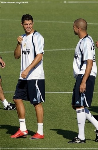 Cristiano Ronaldo First Training At Real Madrid 2009